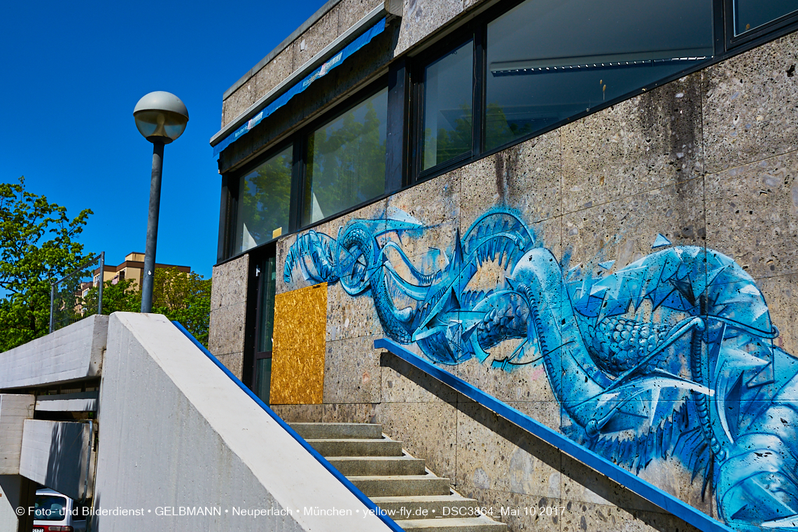 21.03.2017 - Abrissbaustelle Quiddezentrum in Neuperlach